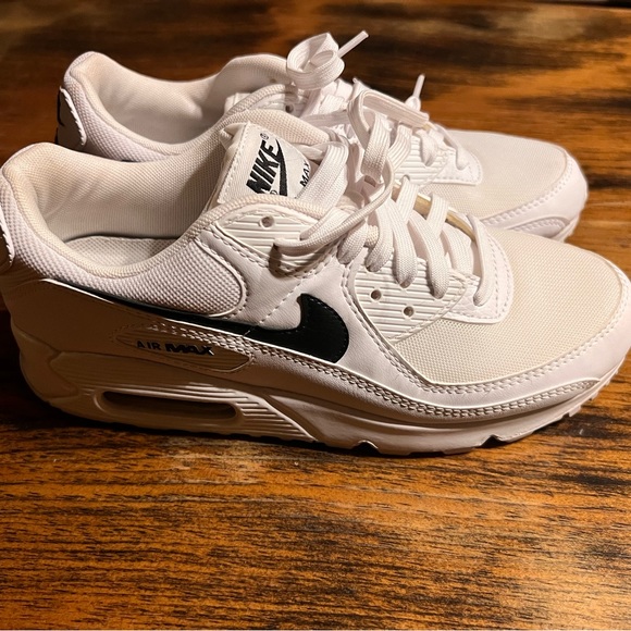 Nike Shoes - Nike Air Max 90 Women's Shoes